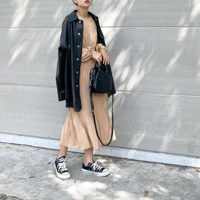 22春も スニーカー が大活躍 ラクチンなのにおしゃれに見える 大人の今っぽコーデ集 ローリエプレス