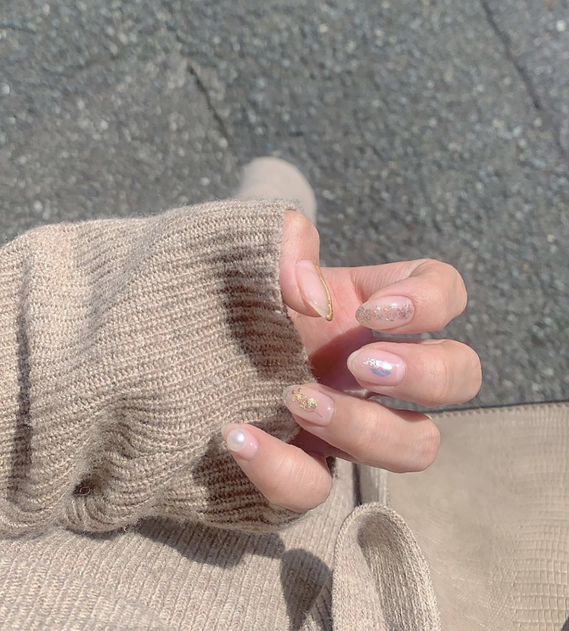 ネイルデザイン オシャレさん必見 上品ネイルデザイン紹介 シンプル 上品ネイル ローリエプレス