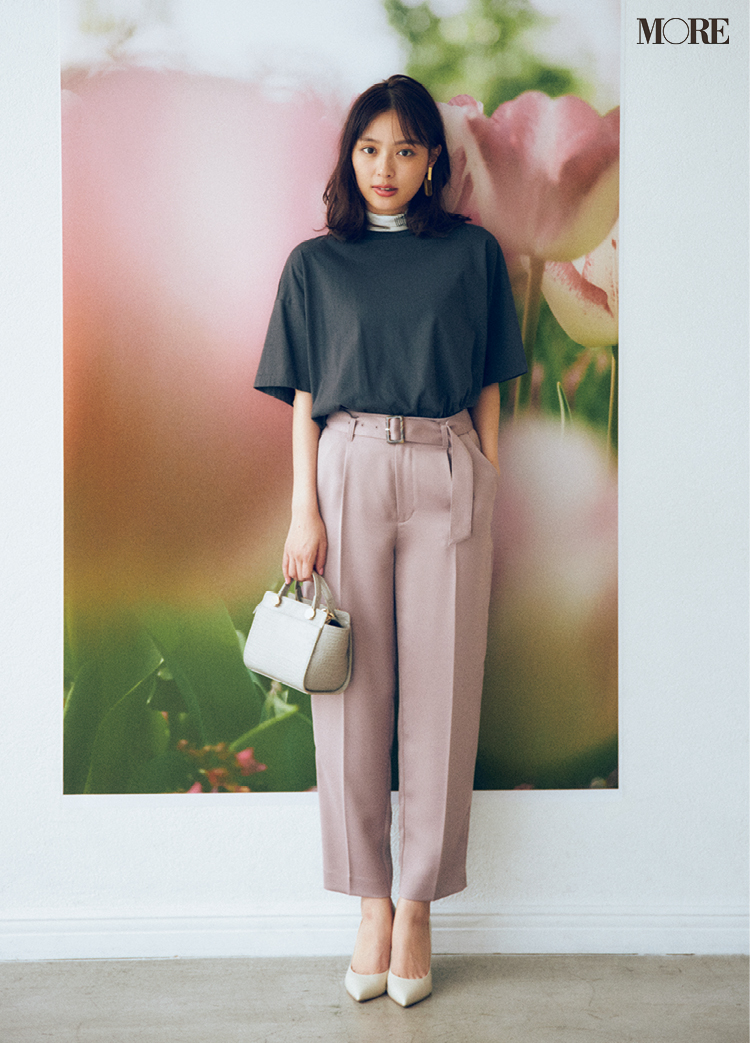 働く女子に必要な甘さときれいさは モーヴピンクのパンツ グレー配色で楽々クリア ローリエプレス