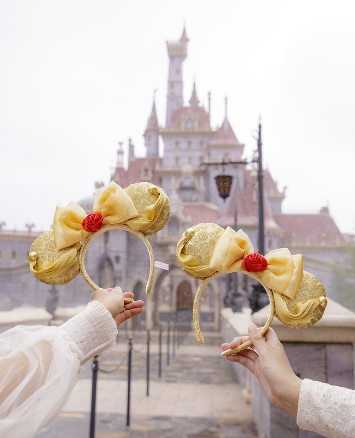 東京ディズニーランド 新エリア 美女と野獣 最速レポ アトラクション グッズ 話題のお城など全貌をお届け ローリエプレス