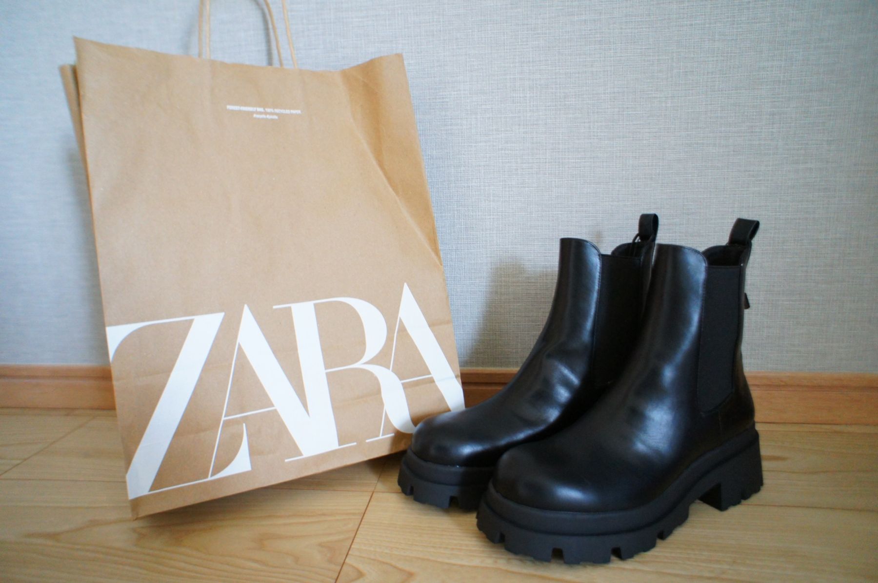 入手困難 Zara 再入荷のたびに品薄 噂の黒サイドゴアブーツ ローリエプレス