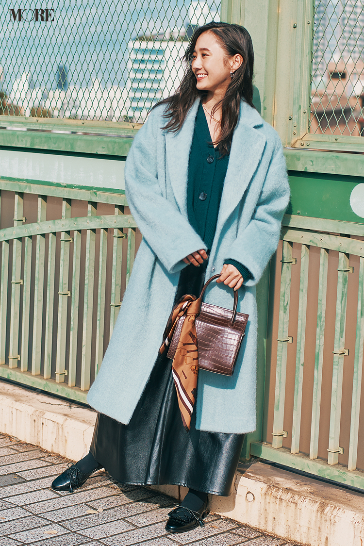 今日のコーデ 鈴木友菜 水色のビッグチェスターコートで冬コーデに新しい風を ローリエプレス
