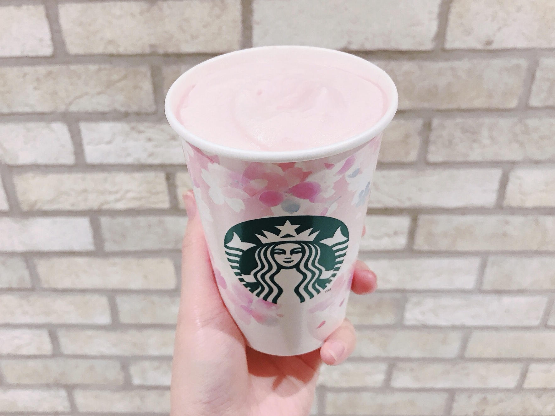 スタバ春の隠れ新作 さくらだけじゃなかった 春気分になれる ストロベリー ピンクムース ホワイトモカ も要チェック ローリエプレス