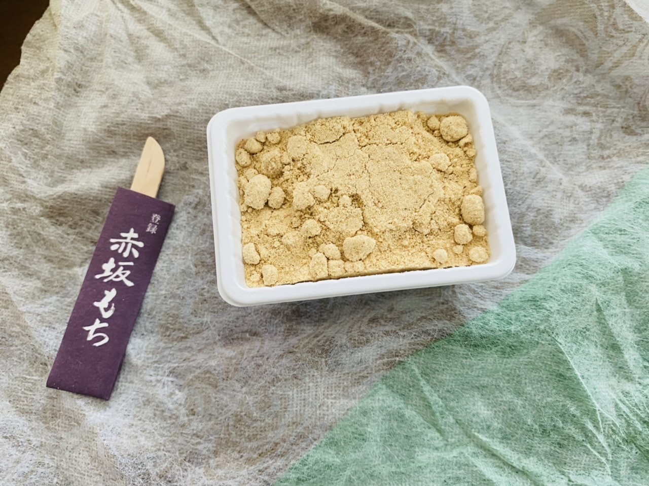 赤坂青野】和菓子を買うならココ！小風呂敷包みがおしゃれ《赤坂もち》が絶品♡ - ローリエプレス