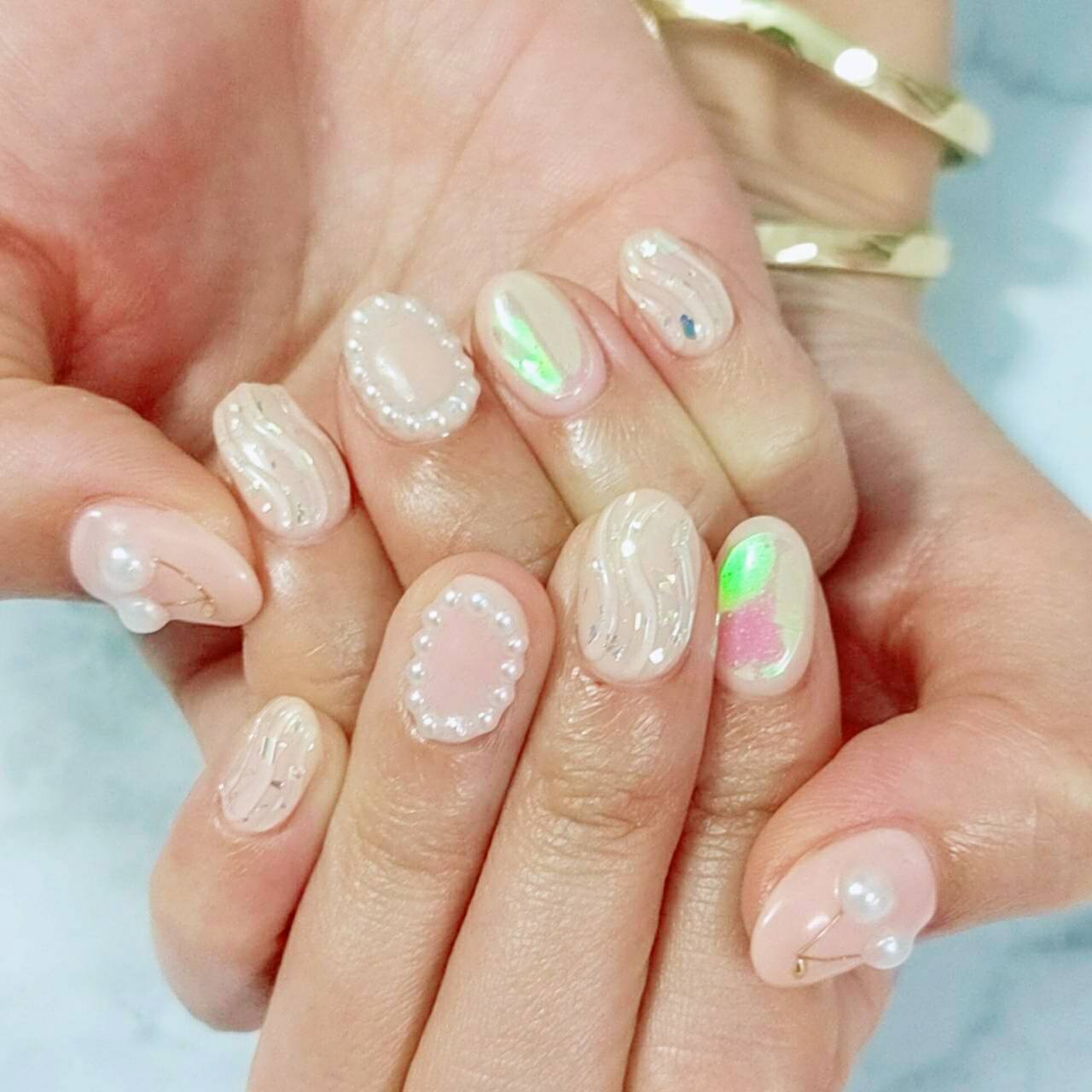 夏ネイルデザイン ピンク ミラーネイルで 憂鬱な梅雨も吹っ飛ばす ローリエプレス