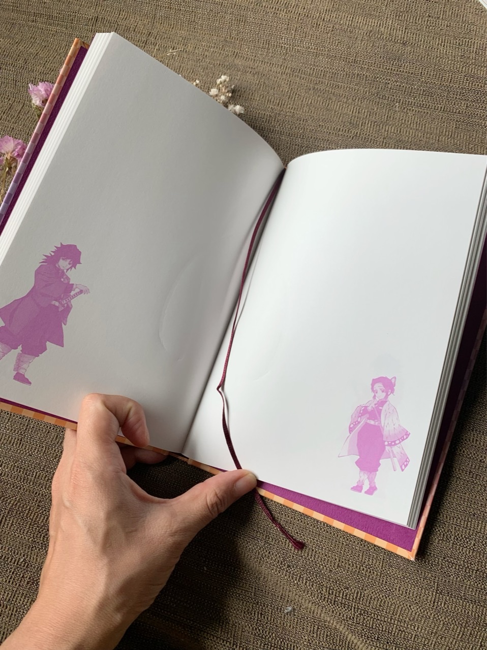 8月号more ピンクのかわいい表紙が目を引く 付録は鬼滅の刃の便利ノート ローリエプレス