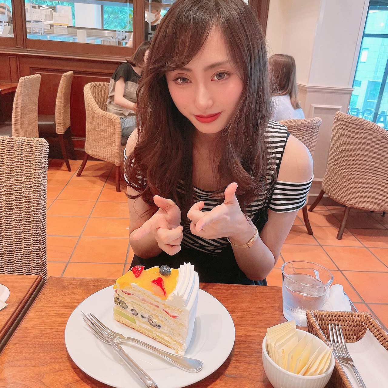 Harbsのケーキ初めて食べてきたよ ローリエプレス