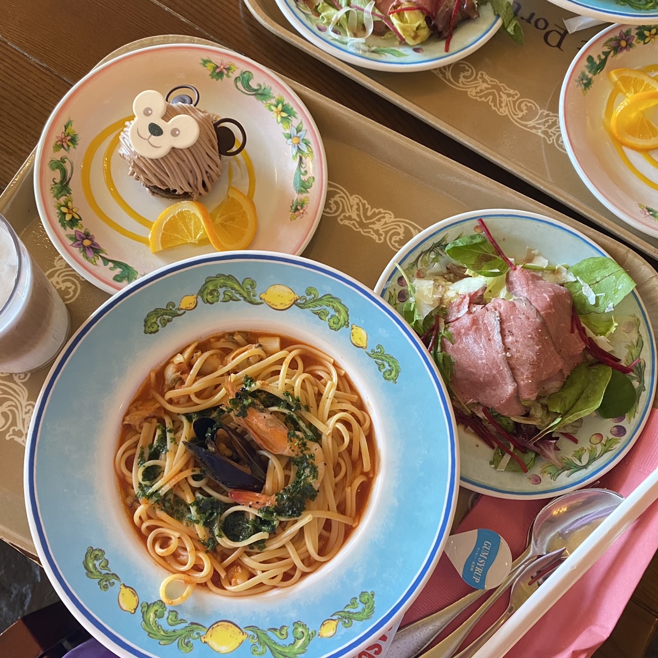 ディズニーレストラン カフェ ポルトフィーノのスペシャルセット食べてきました ローリエプレス