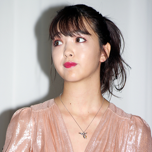 顔がパンパン 藤田ニコル 急激な顔面 肥大化 に心配の声が続出 18年11月24日 エキサイトニュース