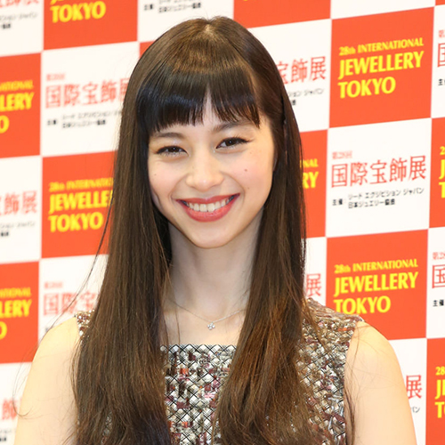 中条あやみ 加藤綾子 齋藤飛鳥 業界人が語る 最強の小顔 タレントとは 19年5月19日 エキサイトニュース
