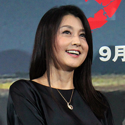 藤原紀香の ぽっこり腹 に驚愕 初老そのもの ボリュームすごい 19年7月16日 エキサイトニュース