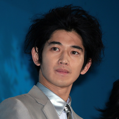 瑛太の プライベート写真 に仰天 ショートパンツが短過ぎるww 19年10月日 エキサイトニュース