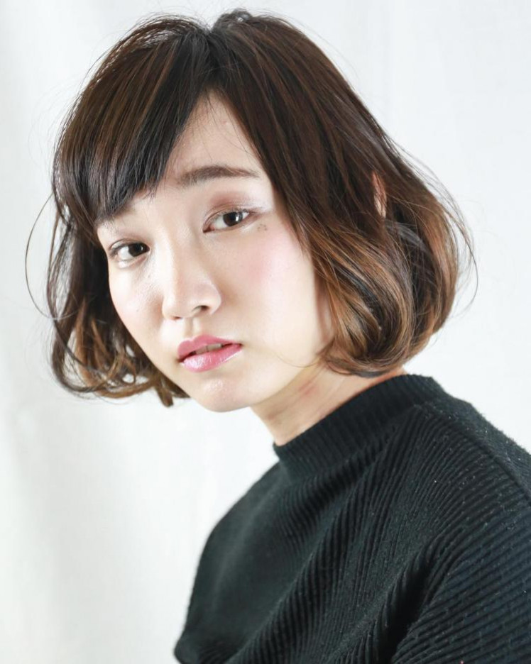 面長さんに似合うポイントは かわいさアップのヘアアレンジテク ローリエプレス