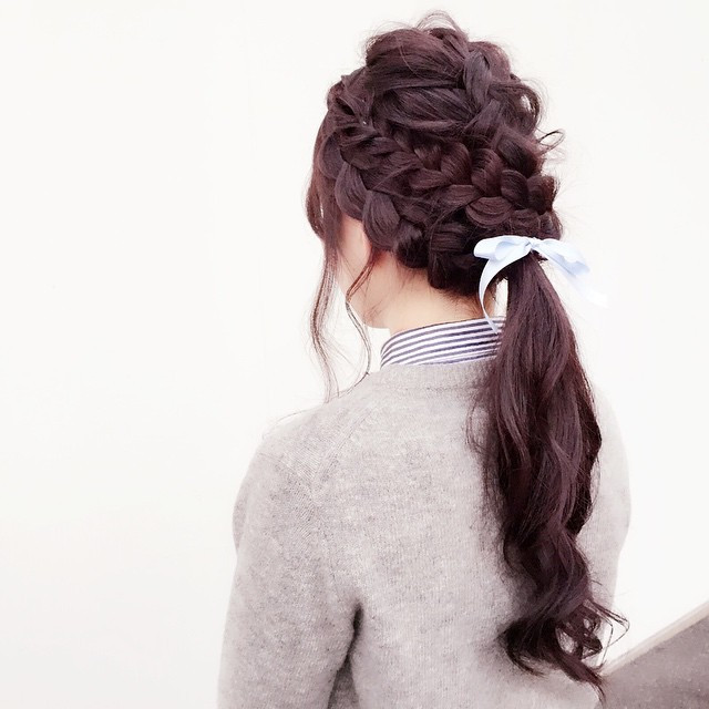 動画解説付き ガッツリ伸ばした スーパーロングヘア 思わず振り向くヘアアレンジ特集 ローリエプレス