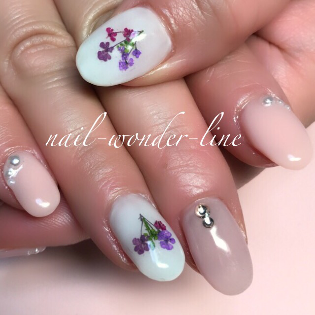 指先に春をのせてみて 押し花ネイルから春を感じよう ローリエプレス