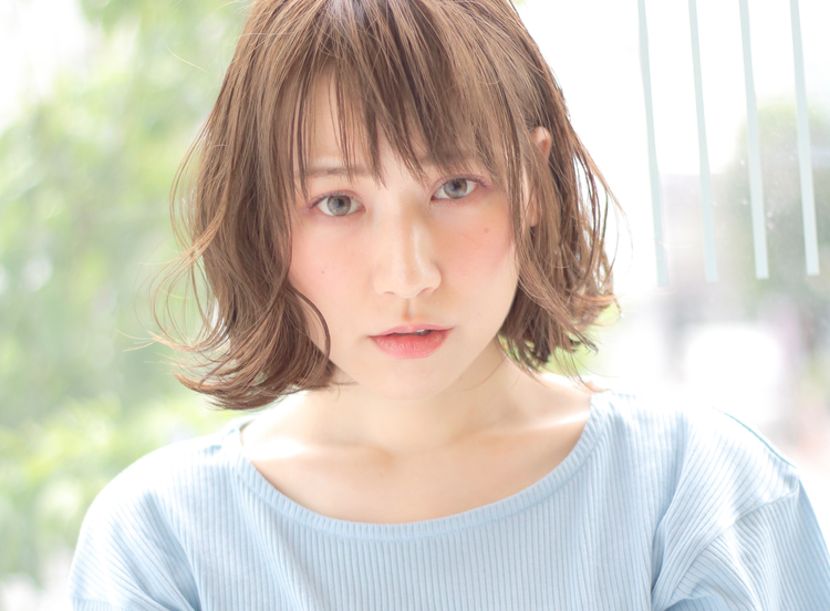 面長さん 丸顔さんへ 似合うチークの入れ方はこれ ローリエプレス