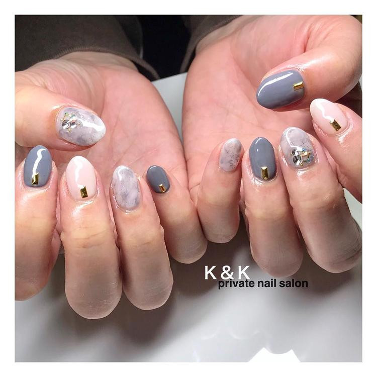 こなれ感満載 オフィスでも楽しめる ニュアンスマーブルネイル ローリエプレス