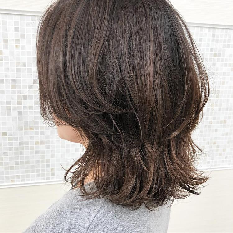 イイ女度が増す おしゃれ見えするくびれミディヘアスタイル ローリエプレス