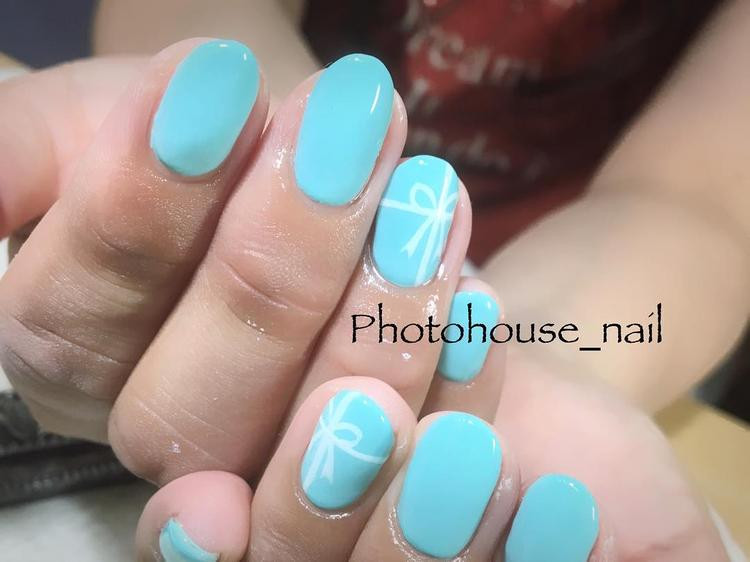 ティファニーで朝食を セレブ気分なティファニーブルーネイルセレクト ローリエプレス