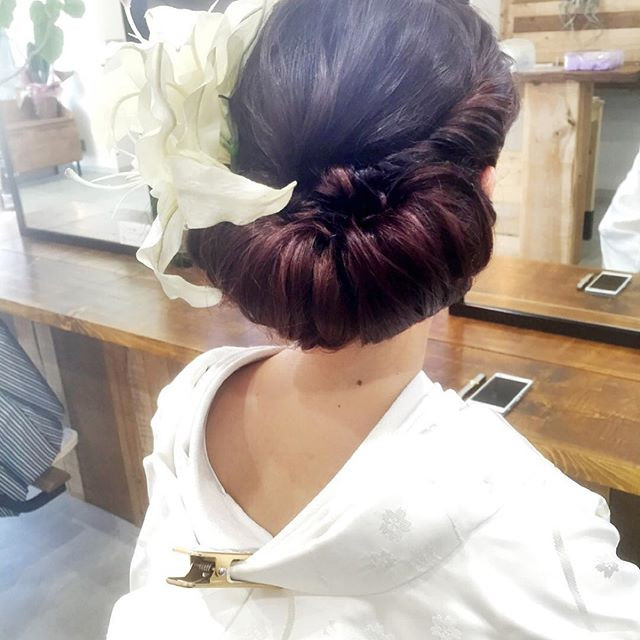 和風結婚式に憧れる 白無垢 色打ち掛けなど和装に似合うヘアアレンジ集 ローリエプレス