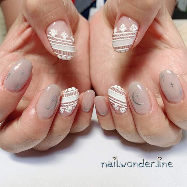 派手すぎない月と星モチーフのネイルデザイン特集 大人可愛い夜空を演出するデザイン8選 ローリエプレス