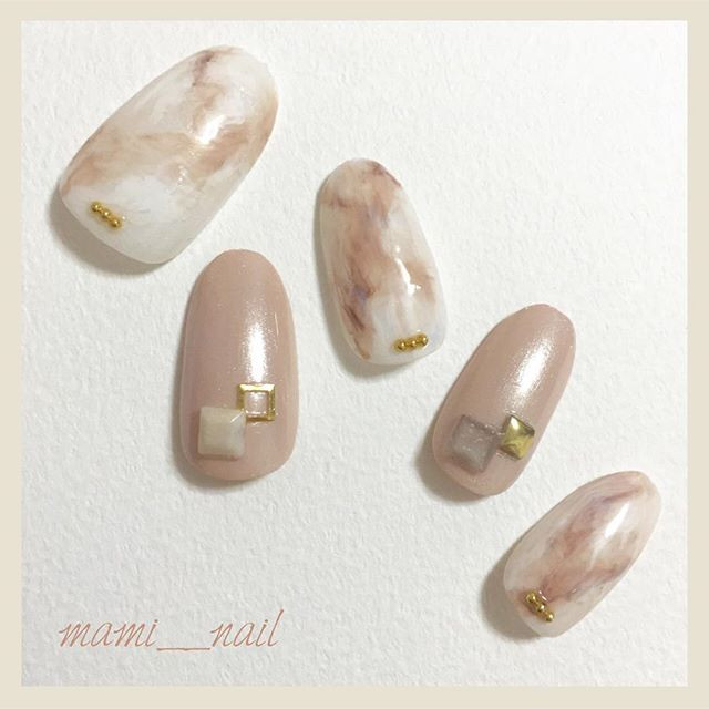 大理石デザインで高級感ある指先に 垢抜け感のある大理石ネイル8選 ローリエプレス