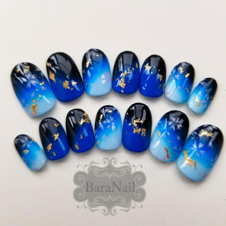 お祝いにぴったりのネイルで年の年始めを楽しもう 成人式や和装にぴったりのお祝いネイル11選 ローリエプレス