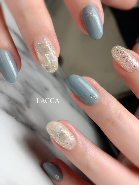 冬にぴったりな儚げネイル くすみブルー を使用した上品デザイン7選 ローリエプレス