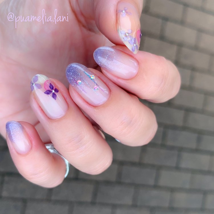 雨の日でも心晴れやかに ニュアンスカラーで魅せる梅雨ネイル特集 ローリエプレス