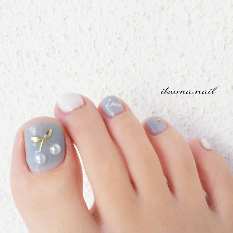 寒色系で足元を涼しく 不器用さんでもできる簡単で上品なフットネイル8選 ローリエプレス 寒色系で足元を涼しく 不器用さんでもできる簡単で上品なフットネイル8選 ローリエプレス