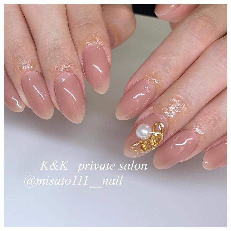 乾燥しやすい冬は ちゅるんネイル で手元にツヤ感を 透明感あるきれいめデザイン5選 ローリエプレス