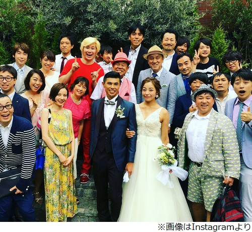小島よしおが結婚パーティー 芸人仲間ら祝福 17年7月19日 エキサイトニュース
