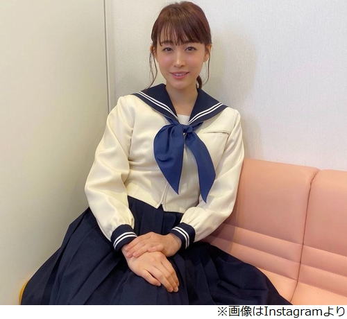 新井恵理那の セーラー服姿 に かわいい 年2月27日 エキサイトニュース