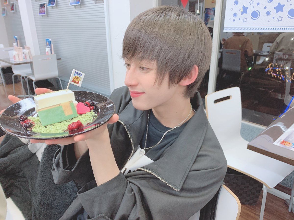 テニミュ 阿久津仁愛さん 越前リョーマ役 田口司さん 菊丸英二役 らがコラボカフェに来店 オフショまとめ 年3月5日 エキサイトニュース