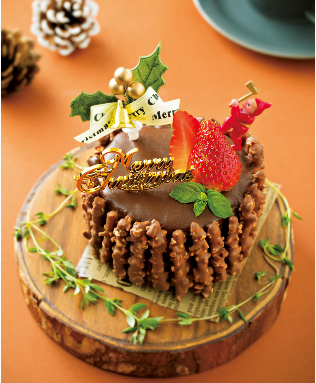 市販のロールケーキをアレンジ ピンクのブッシュドノエルが簡単に クリスマススイーツレシピ ローリエプレス
