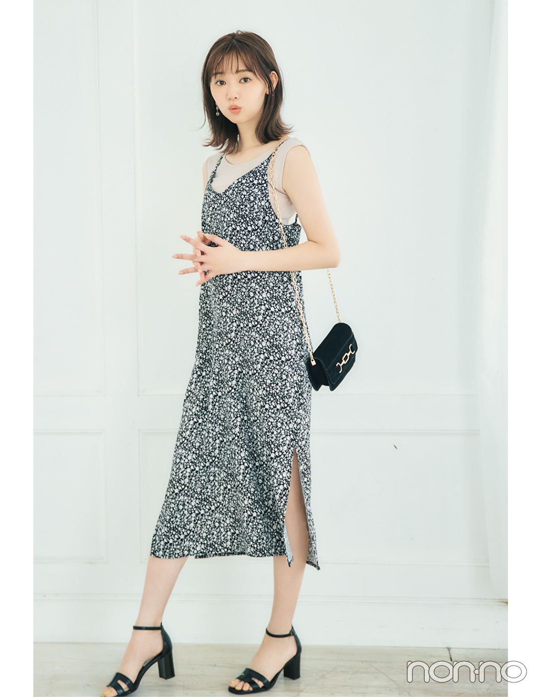 今季一番可愛いのはノースリ キャミワンピのレイヤード ローリエプレス