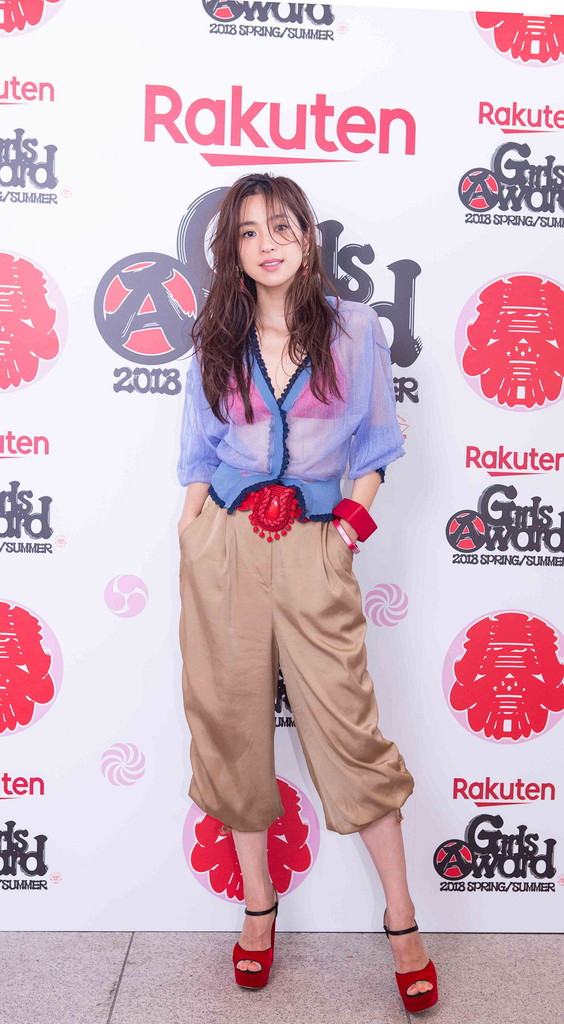 中村アン単独インタビュー 実は平均サイズの161センチ 夏の着こなし術とは ローリエプレス