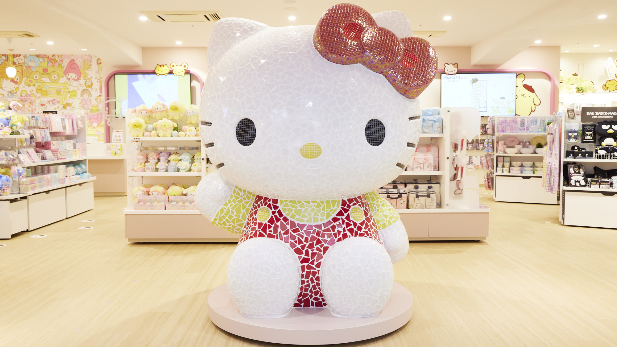 サンリオ」ショップ新店が新宿にオープン！ショップの歴史を感じる内装 