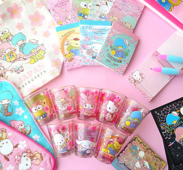 着物×桜が可愛い♪ シナモロール、ポチャッコ、ポムポムプリン、ハロー
