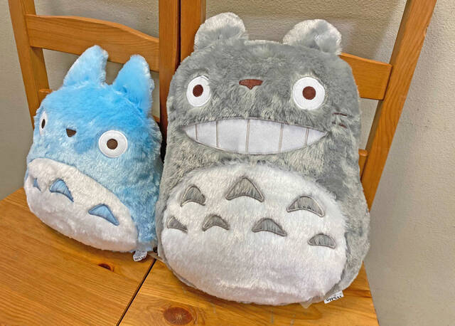 となりのトトロ』もふもふクッション登場！ 大・中・小トトロの3種類