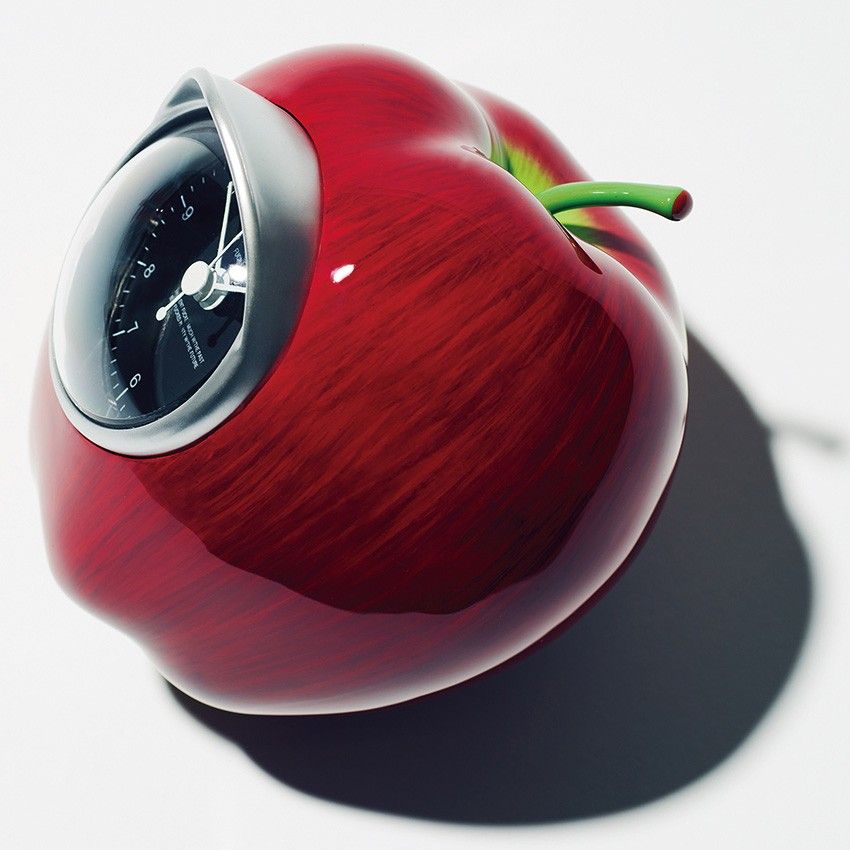 藤井隆行さんが購入した「アンダーカバー」のりんご型時計「ギラップル 