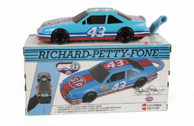 キング の電話機 プラスチックのおもちゃにプレミア価格 年7月29日 エキサイトニュース