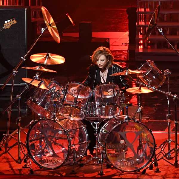Yoshiki X Japan 17年紅白のステージにて待望のドラム復帰 18年1月1日 エキサイトニュース