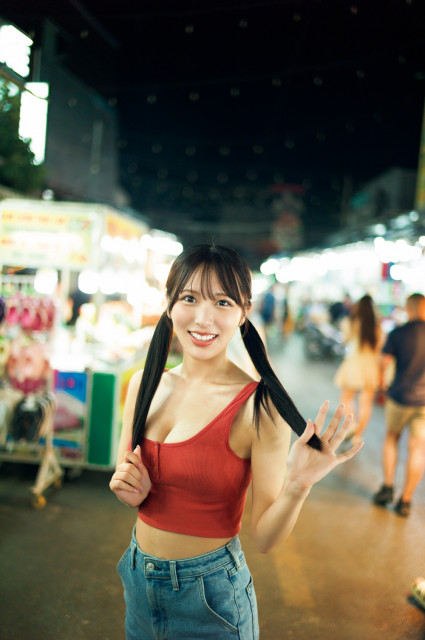 ≒JOY・逢田珠里依、笑顔弾ける20歳のみずみずしい姿 1st写真集から