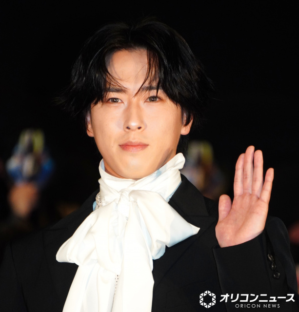 ちか@腱鞘炎の為作業遅延中  すのチル 服 北斗総一郎 宮舘涼太 Snow Man宮舘涼太、神対応であわやサプライズ演出中断 まさかの事態に