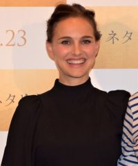 ナタリー・ポートマン、滑らか日本語であいさつ　「酉年です」と干支も披露
