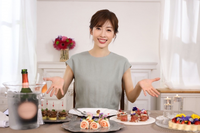 本日誕生日の明日海りお、自身プロデュースのひとり祝いを体験「来年はみんなで」 - Vimarsana News