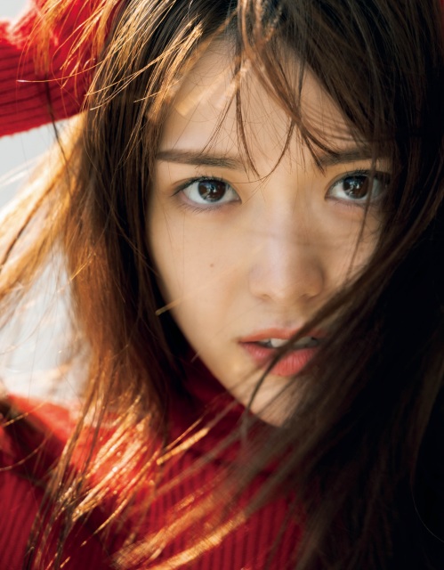 松村沙友理『BAILA』に新加入、レギュラーモデルで連載開始 編集長「眼差しに圧倒」 - Vimarsana News