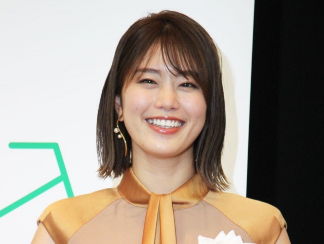 稲村亜美 太ももチラリな体操服姿 これは反則 色っぽい 2021年10月20日 エキサイトニュース