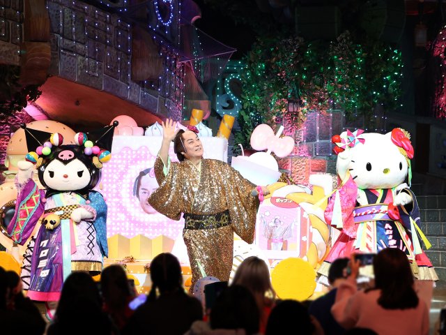コンプセット　マツケンサンバ　ピューロ 松平健、ハローキティたちと“異色コラボ” サンリオピューロランドで